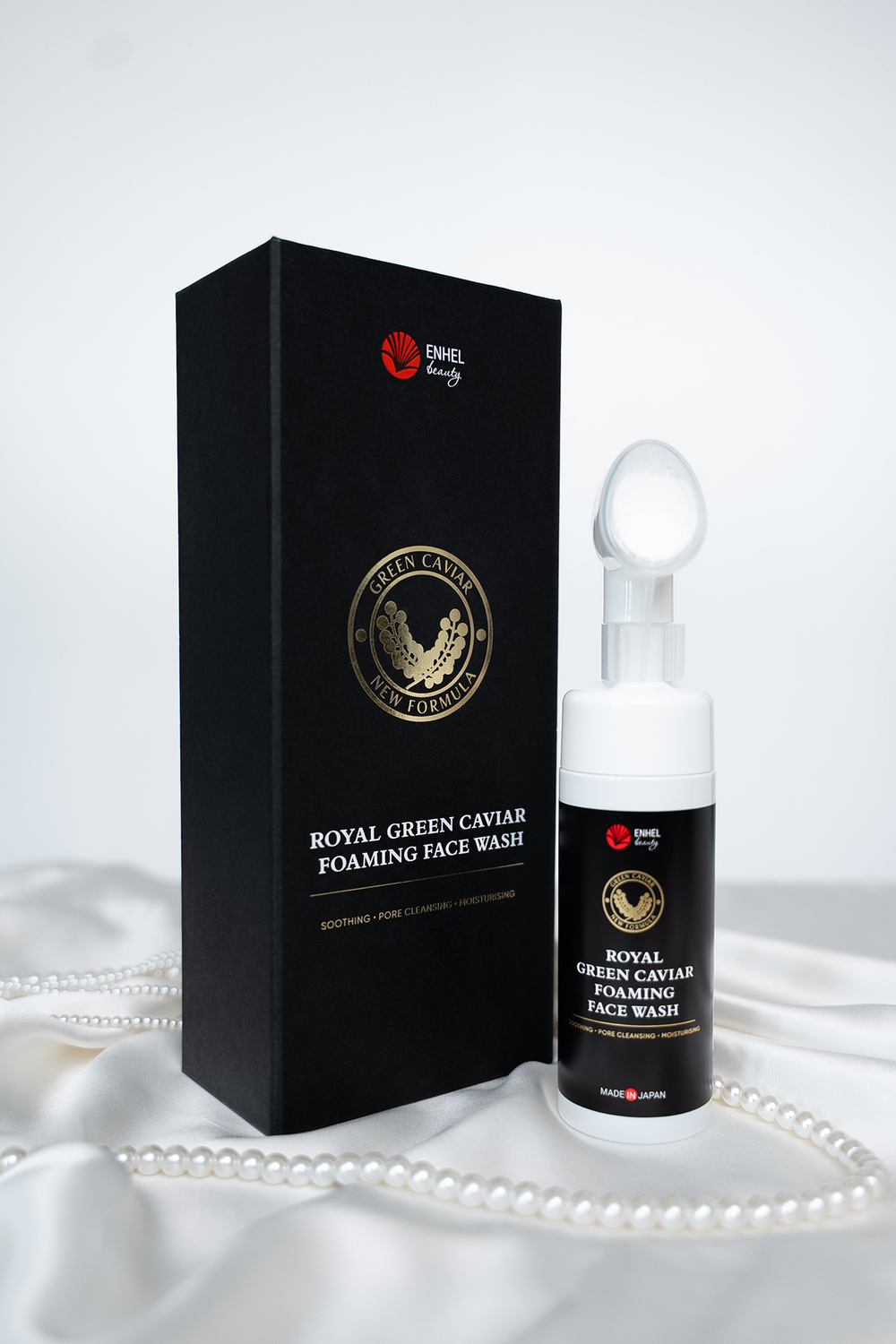 Пенка для умывания с нанощёточкой c зелёной икрой Royal Green Caviar Foaming Face Wash, 150ml