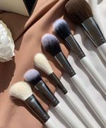 GLOWBEAUTY кисточка в тубусе белый