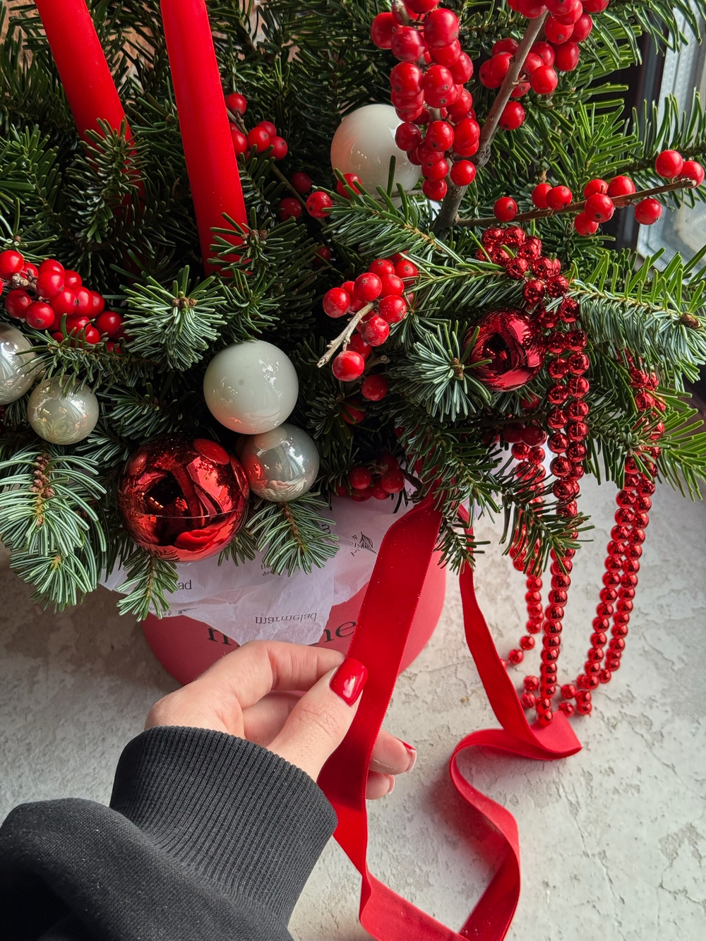 Композиция из хвои