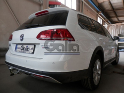 Фаркоп оцинкованный Galia V073C для Volkswagen Golf VII универсал 2WD/4WD 2013-(паспорт и сертификат в комплекте)(без электрики)