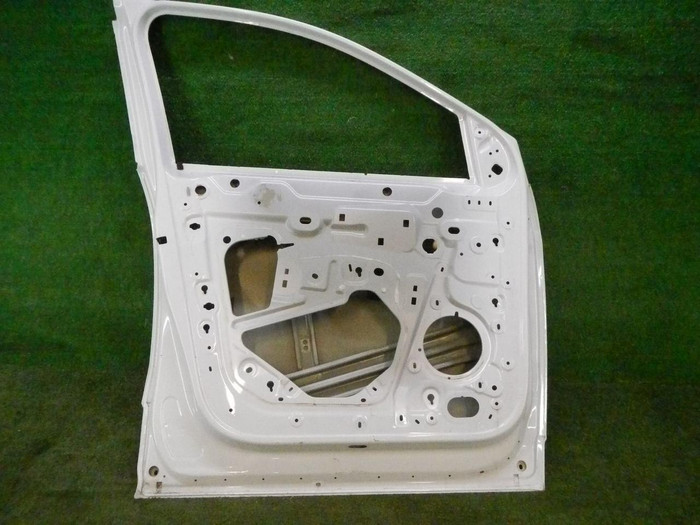 Дверь передняя левая Peugeot 3008 2 (2016-н.в.)