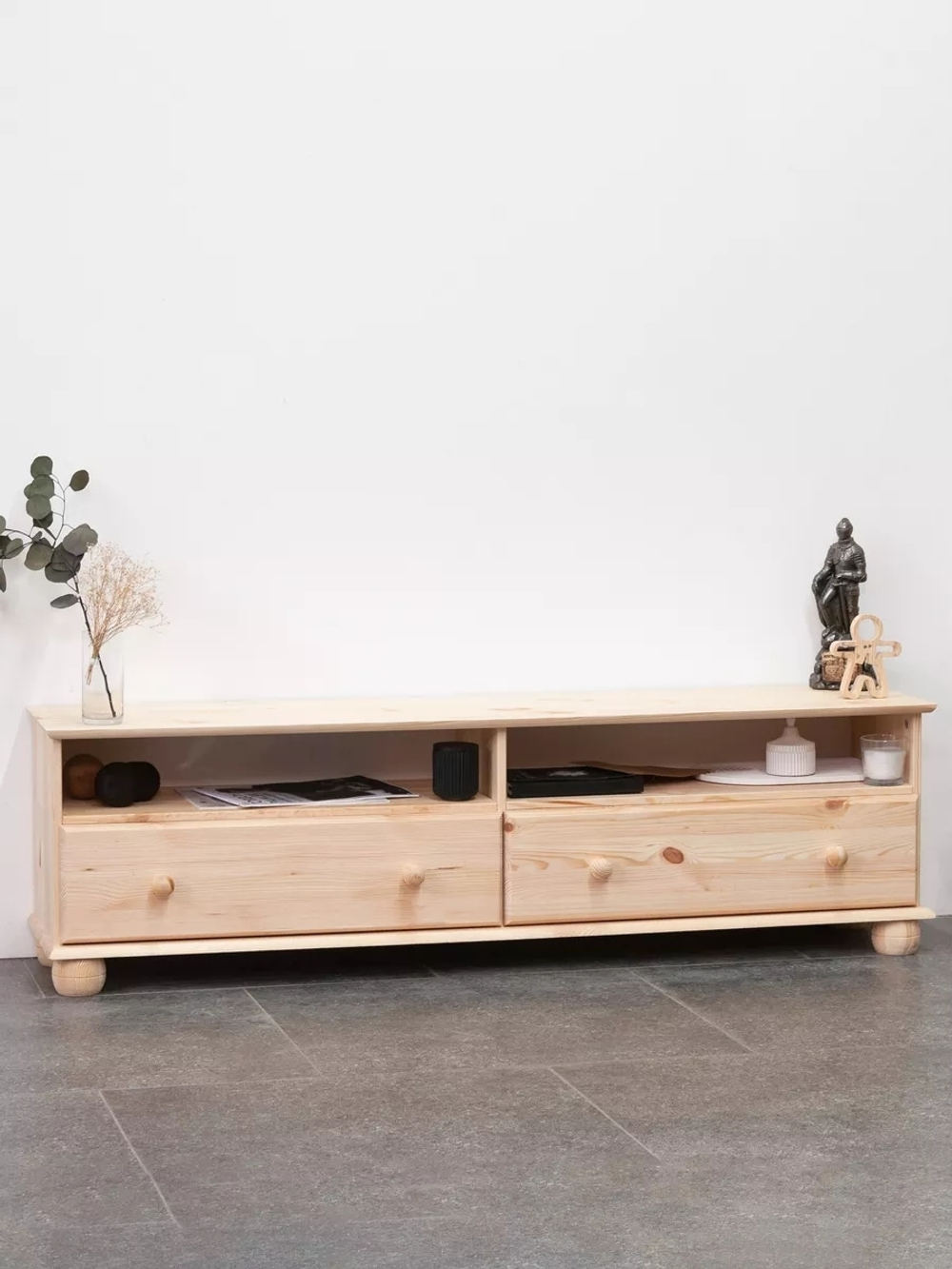 Тумба под телевизор 140 см Бритта