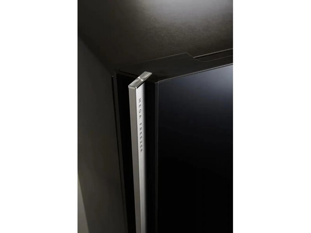 Холодильник Sharp SJ-XG60PGBK черный