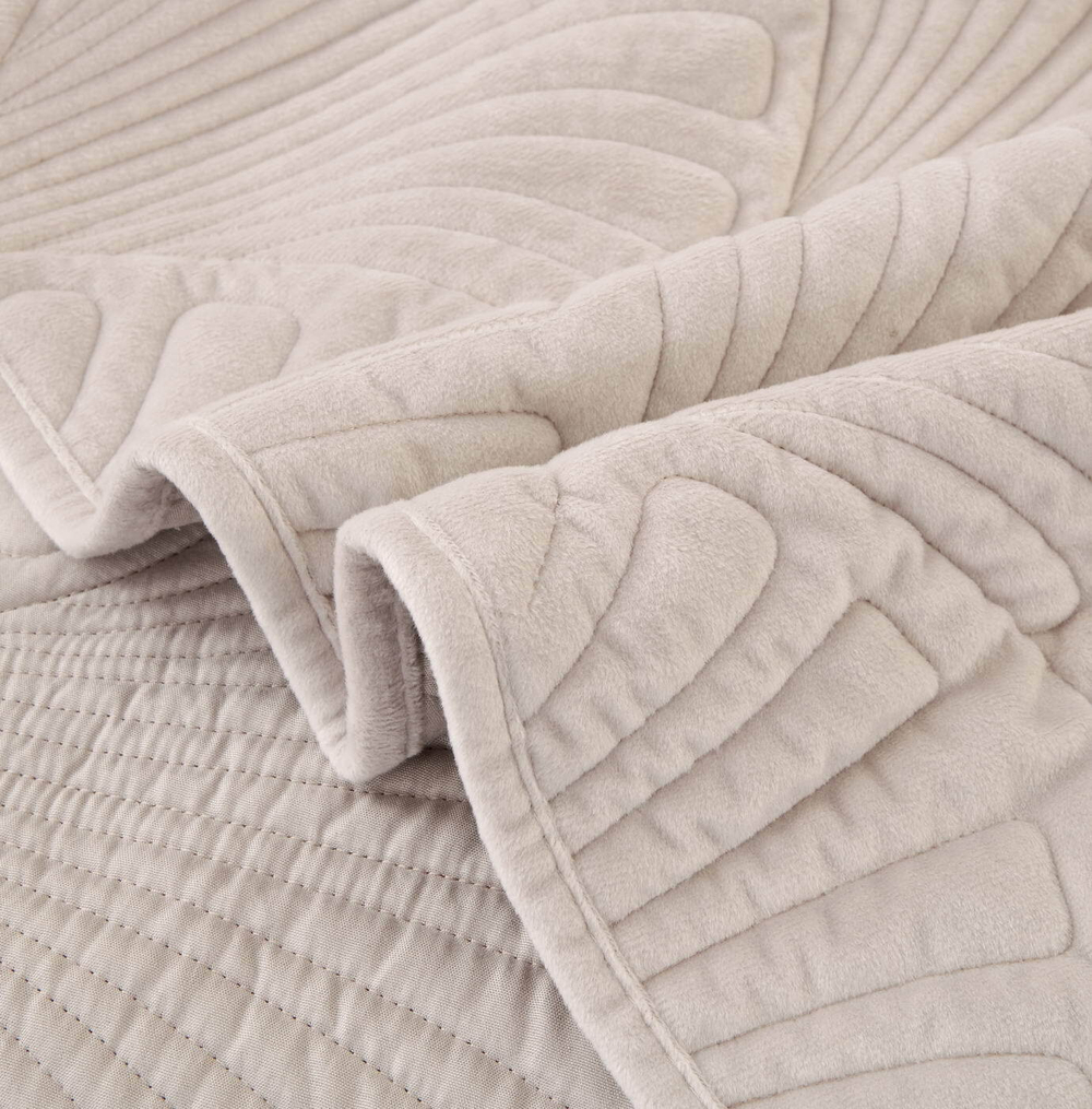 Покрывало 240x260 Sofi De MarkO Ариэль серебряно-серое