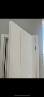 Дверь межкомнатная Соло эмаль белая/молдинг золото