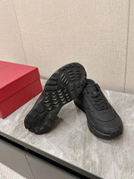 Кроссовки Valentino