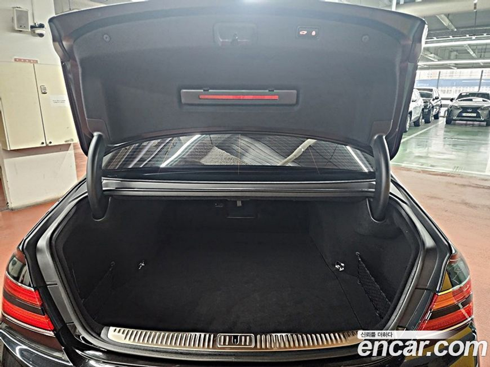 Genesis G90 5.0 AWD (02.2020)