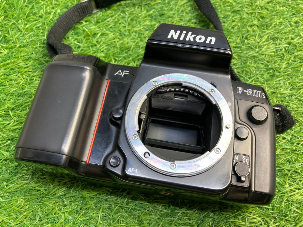 Nikon F-801S