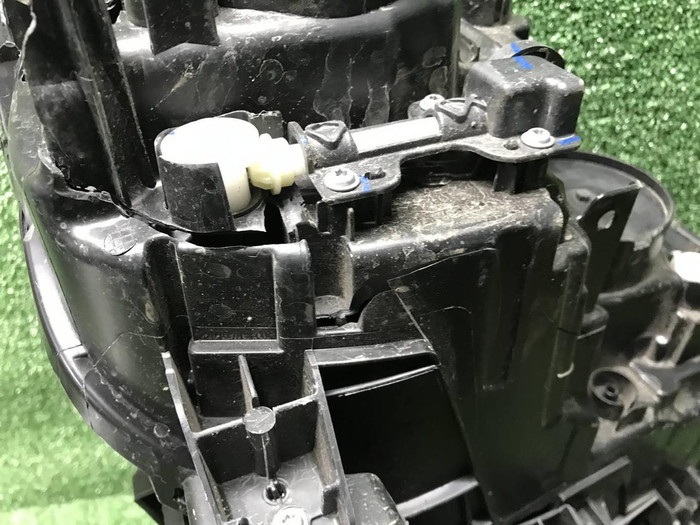 Битая Фара левая Geely Emgrand 2 (2021-н.в.) LED