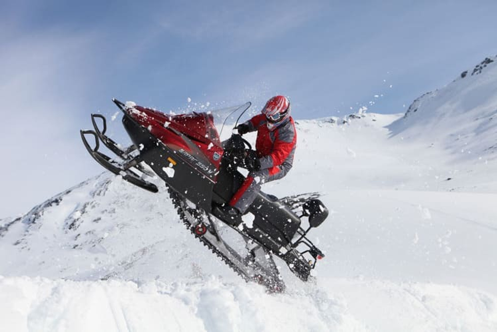 Снегоход РУССКАЯ МЕХАНИКА Тайга Варяг 550V