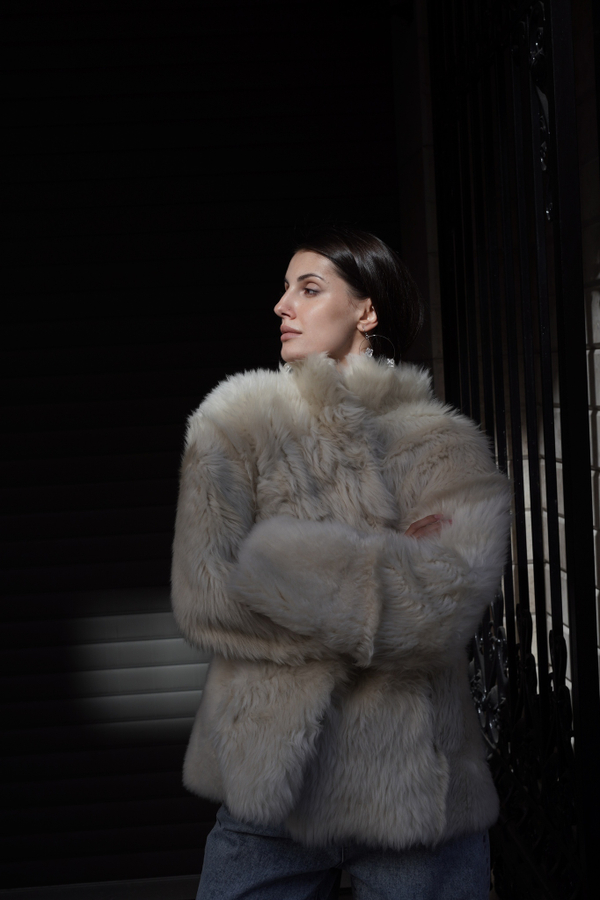 Дубленка двусторонняя Тиградо белая