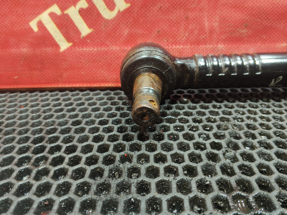 Стойка переднего стабилизатора