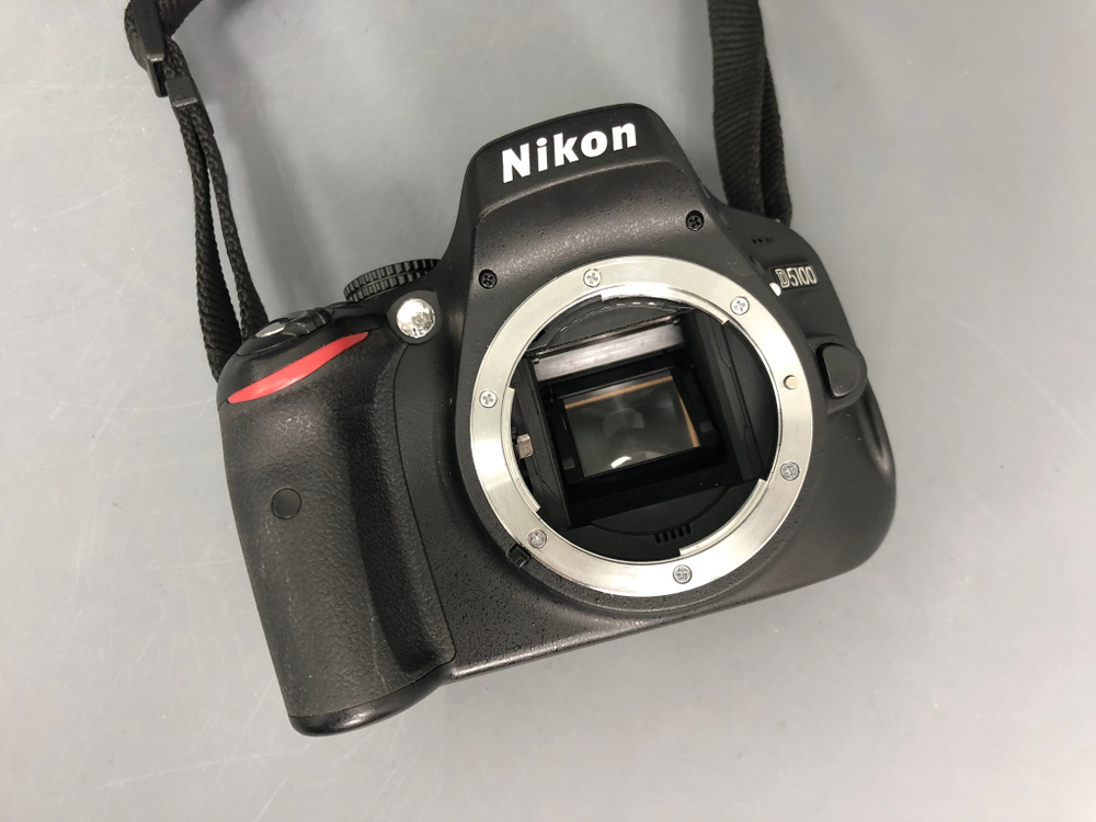 Nikon D5100 (4.000 кадров)
