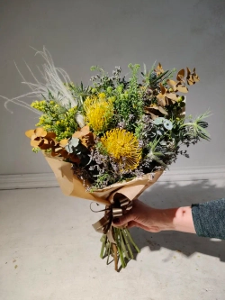 Экзотический интерьерный букет с цветами из Кении (С0069)