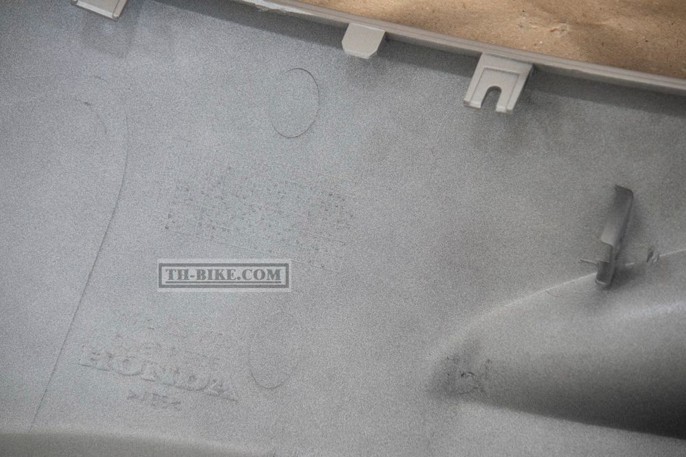 64431-K35-V00ZH. COVER, R. SIDE *NHB58M* (NHB58M MAT SUMMIT SILVER METALLIC). HONDA