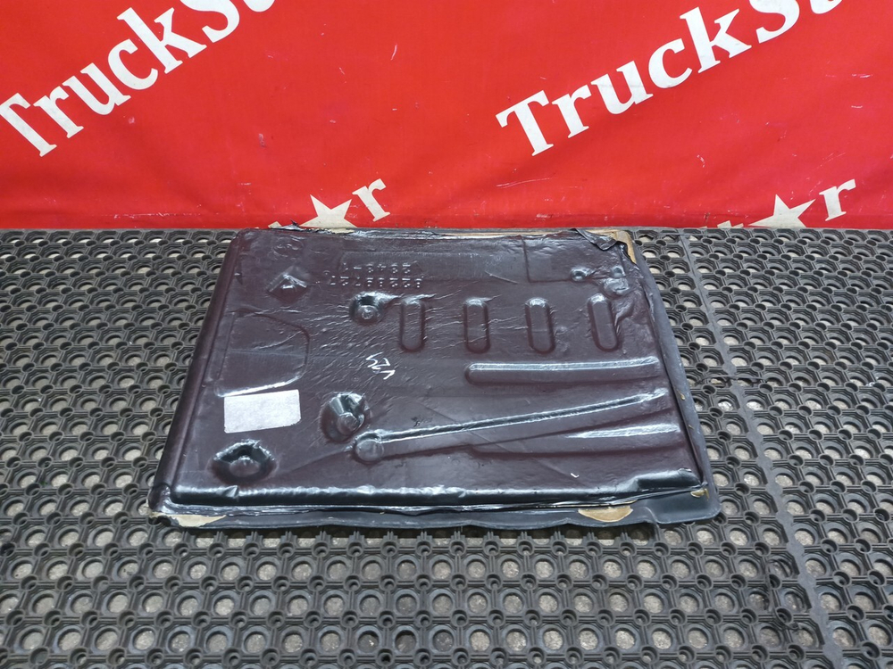 Напольное покрытие правое 2019г