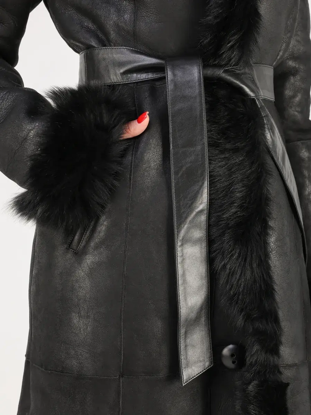 Дубленка зимняя натуральная с капюшоном длинная и теплая