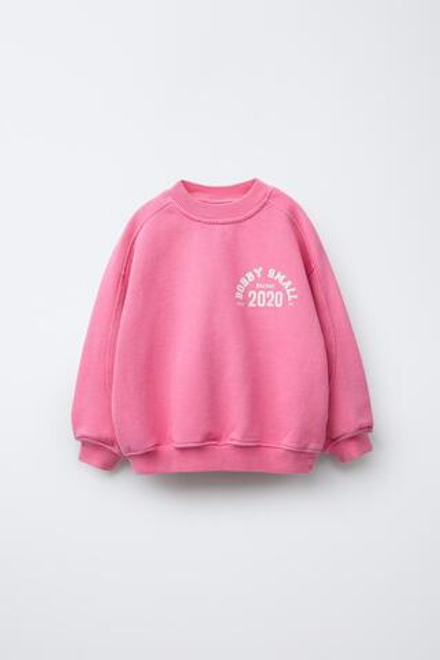 ZARA ТОЛСТОВКА С НАДПИСЬЮ BOBBY SMALL ©, ЛИНЯЛЫЙ РОЗОВЫЙ