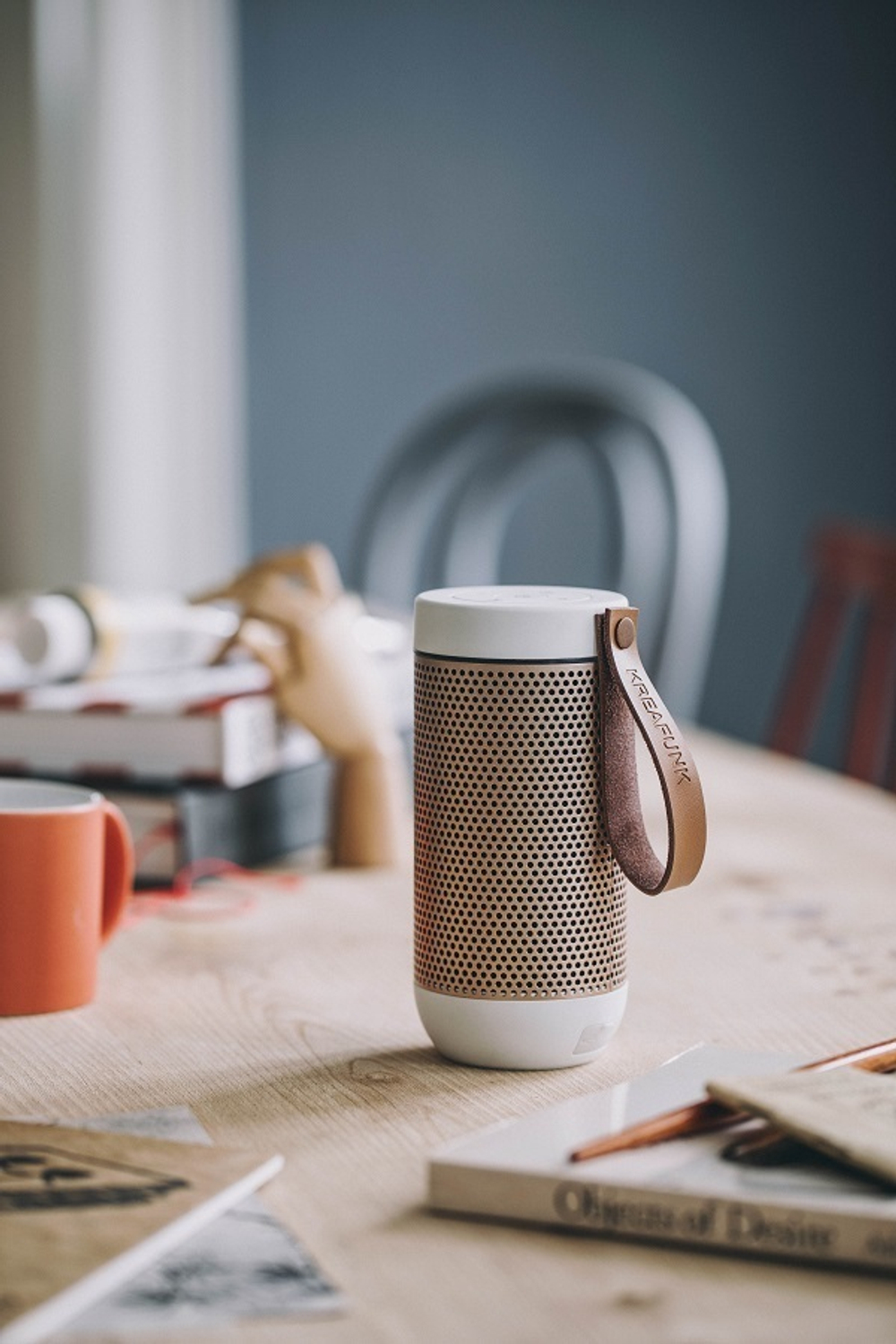 Колонка беспроводная с ремешком afunk, белая с бронзой