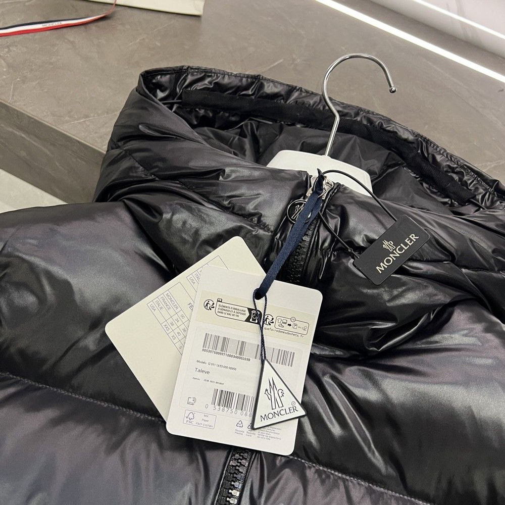 Пуховик Moncler