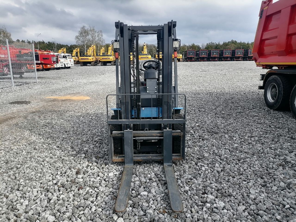 TRF D* Вилочный погрузчик D25-3X (Дизельный, 2,7 л, 50 л.с., АТ)