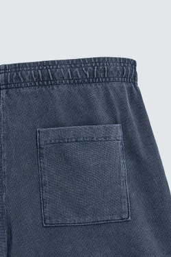 ZARA ШОРТЫ С ВАФЕЛЬНОЙ ФАКТУРОЙ И ЭФФЕКТОМ ПОТЕРТОСТИ, СИНИЙ