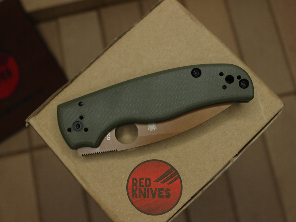 Нож Spyderco Shaman - рукоять зеленый G10, клинок Coyote