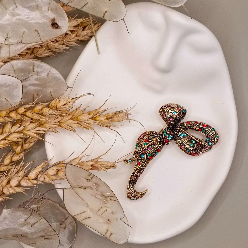 Брошь " Игривый Бант" со стразами.