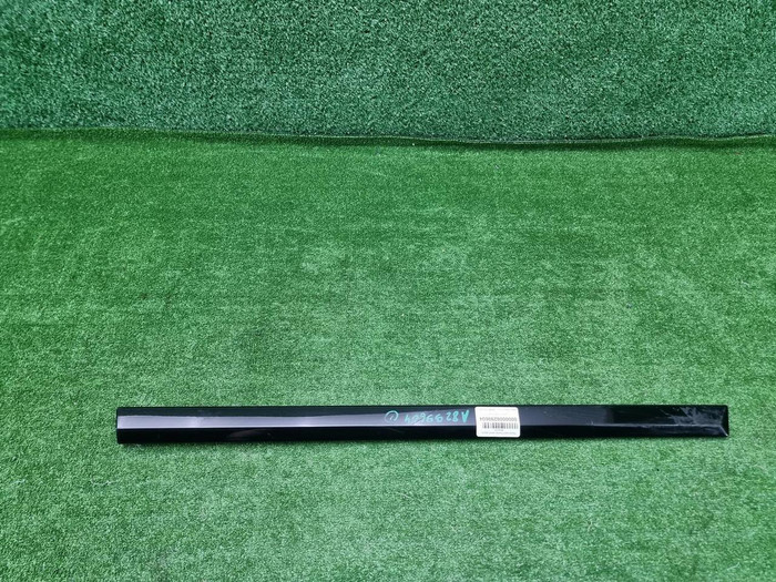 Накладка двери задняя левая BMW X7 G07 (2019-н.в.)