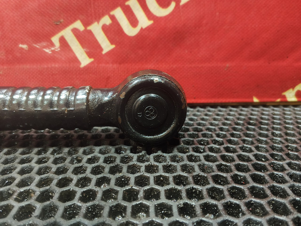 Стойка переднего стабилизатора