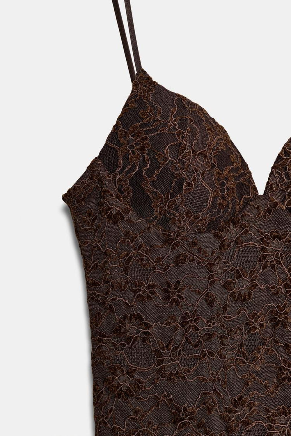 ZARA КОРОТКОЕ КРУЖЕВНОЕ ПЛАТЬЕ, ТЕМНО-КОРИЧНЕВЫЙ