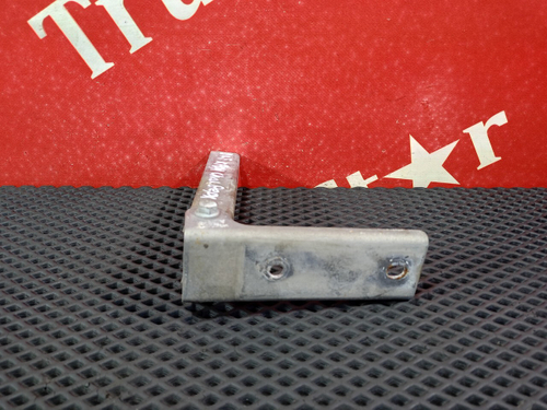 Кронштейн спойлера верхнего