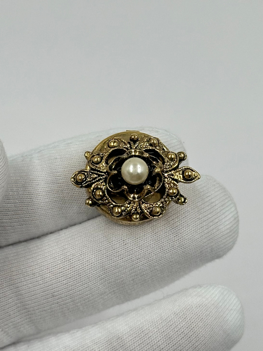 Накладка на пуговицу с «жемчугом»