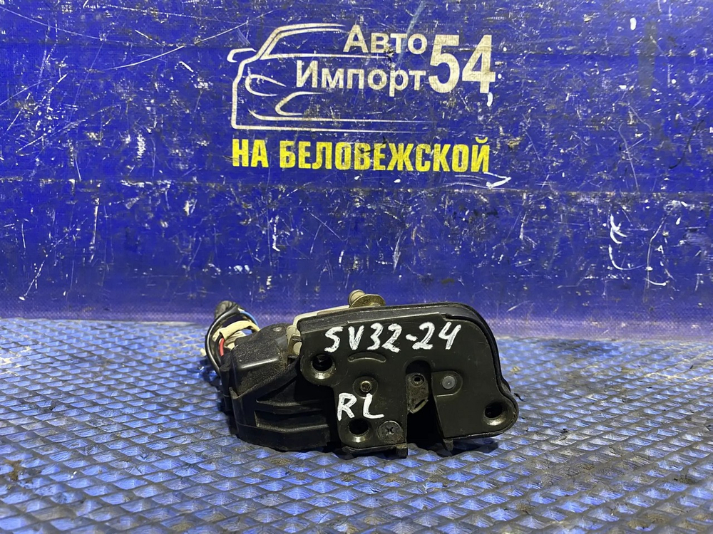 Замок двери задней левой TOYOTA CAMRY 1993