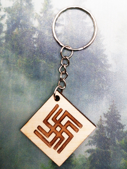 Брелок из дерева Небесный вепрь