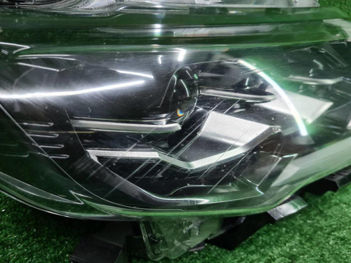Фара правая Nissan X-Trail T32 (2017-2022) LED