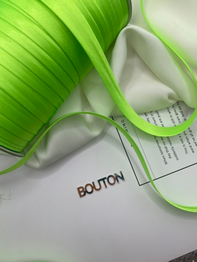 Косая бейка "Gamma" GK-12P 11 - 12 мм №057 ярко-салатовый