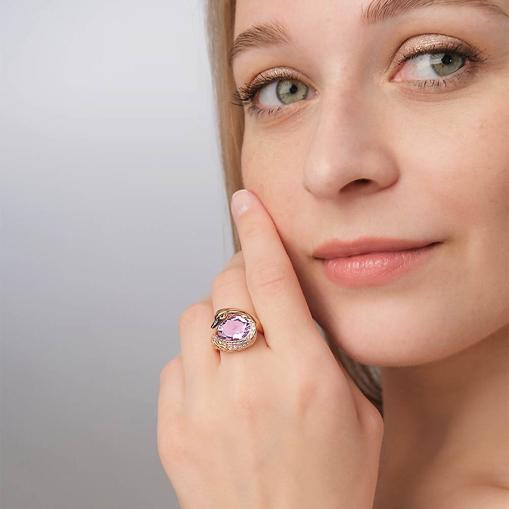 Кольцо «Лебедь» из красного золота с аметистом и натуральными топазами white