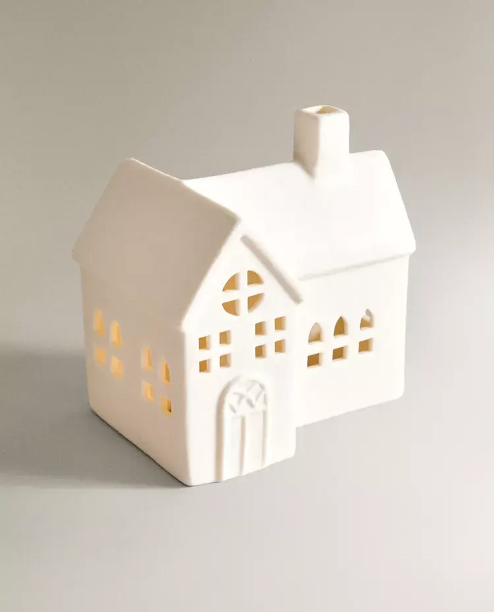 ZARA HOME КЕРАМИЧЕСКИЙ ОРНАМЕНТ В ФОРМЕ ДОМИКА НА РОЖДЕСТВЕНСКУЮ ТЕМАТИКУ