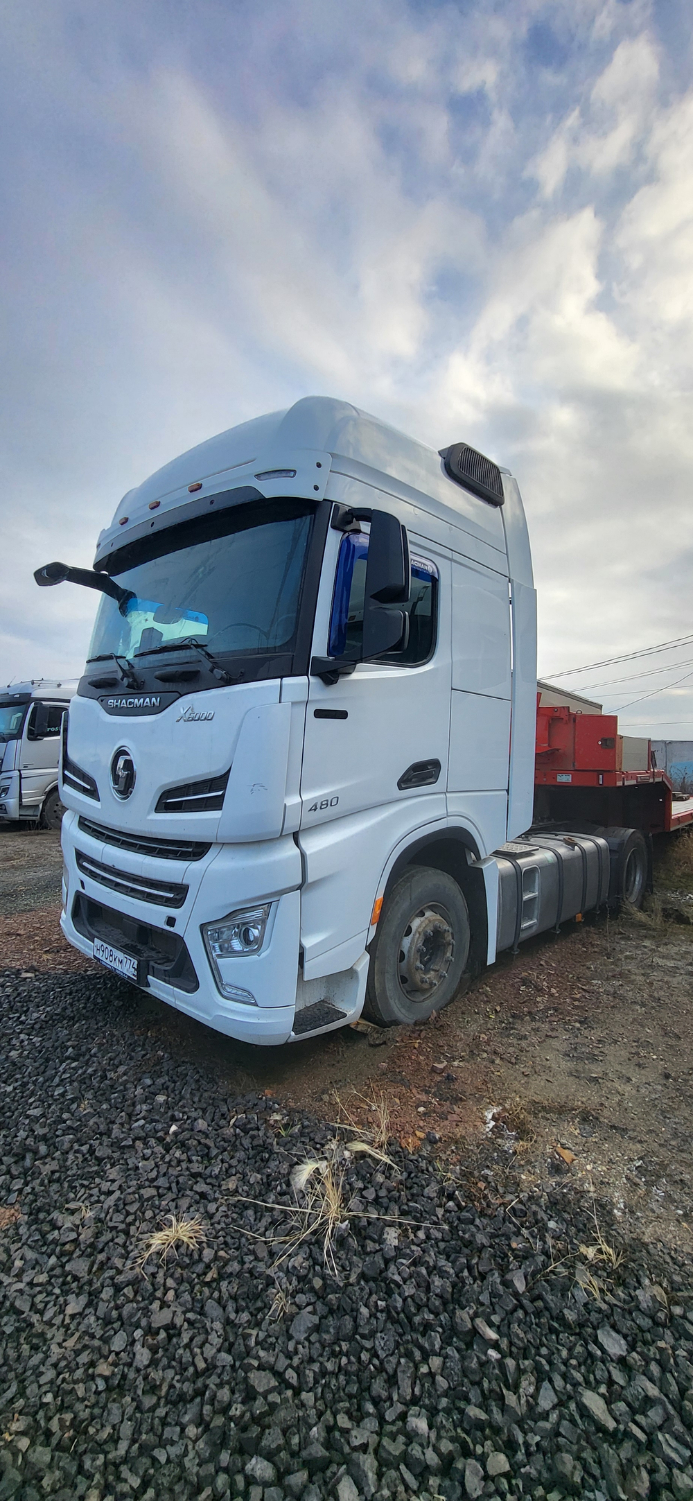 Shacman (Shaanxi) SX* 4x2 Седельный тягач SX4188YY381 (Дизельный, 12,5 л, 473 л.с., МТ)