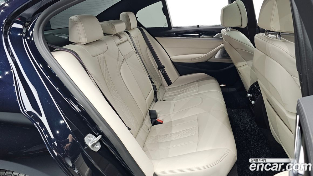 BMW 5 Series (G30) M550i xDrive (04.2022)