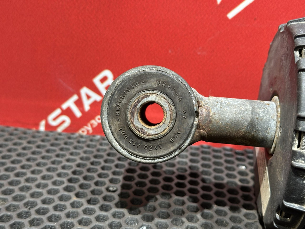 Подушка кабины передняя