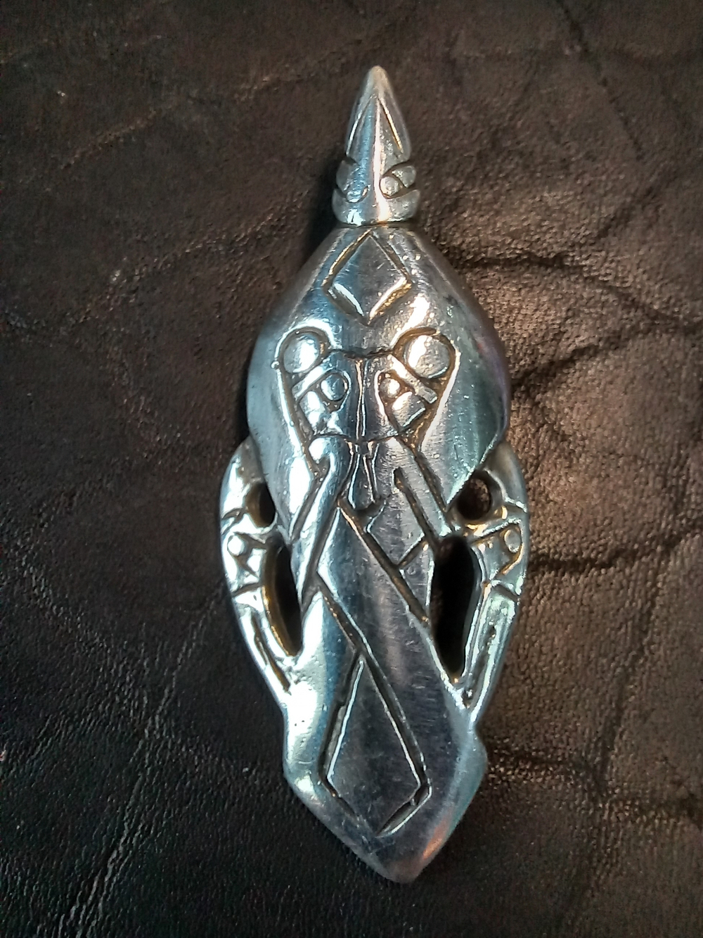 Подвеска. Ворон Одина