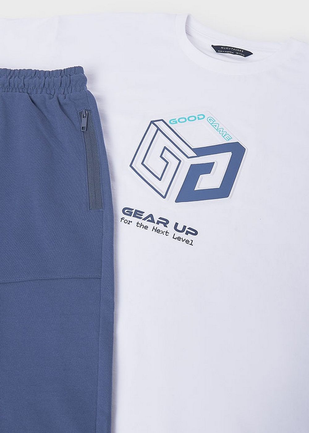 футболка с шортами