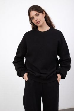 Утепленный свитшот черного цвета