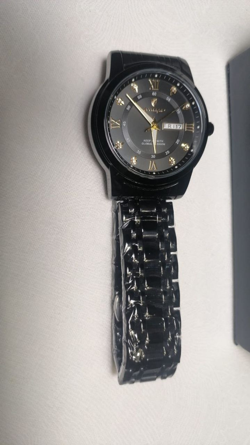 Часы наручные мужские кварцевые серебристые-черные