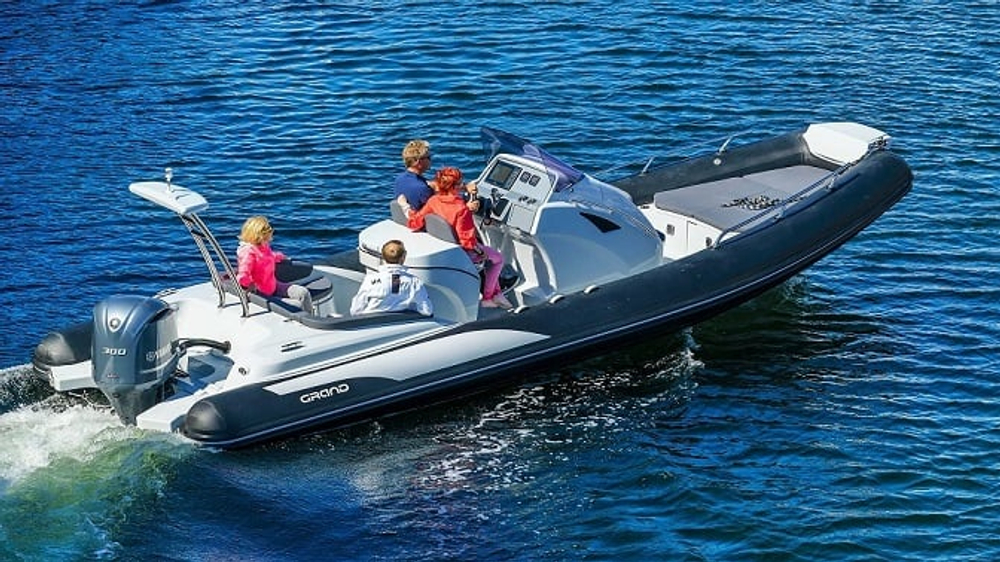 Лодка РИБ GRAND GOLDEN LINE G850