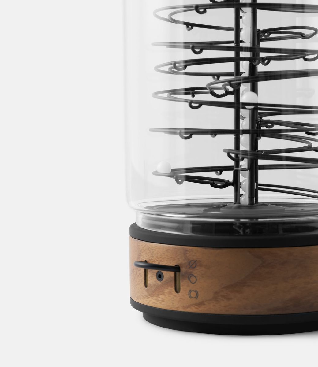 Marbolous Studio Marbolous Electroll Walnut — кинетический арт-объект с датчиком