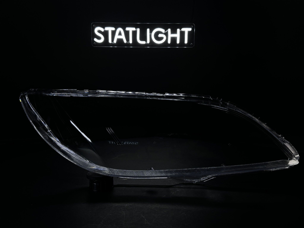 Правое стекло фары Mazda 3 BK 2003-2009