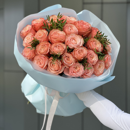 Букет из коралловых роз "Kahala Charm"